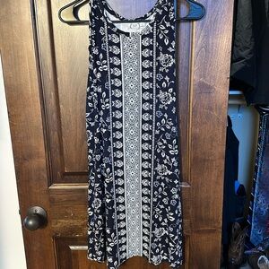 ✨NWT✨Women’s midi dress